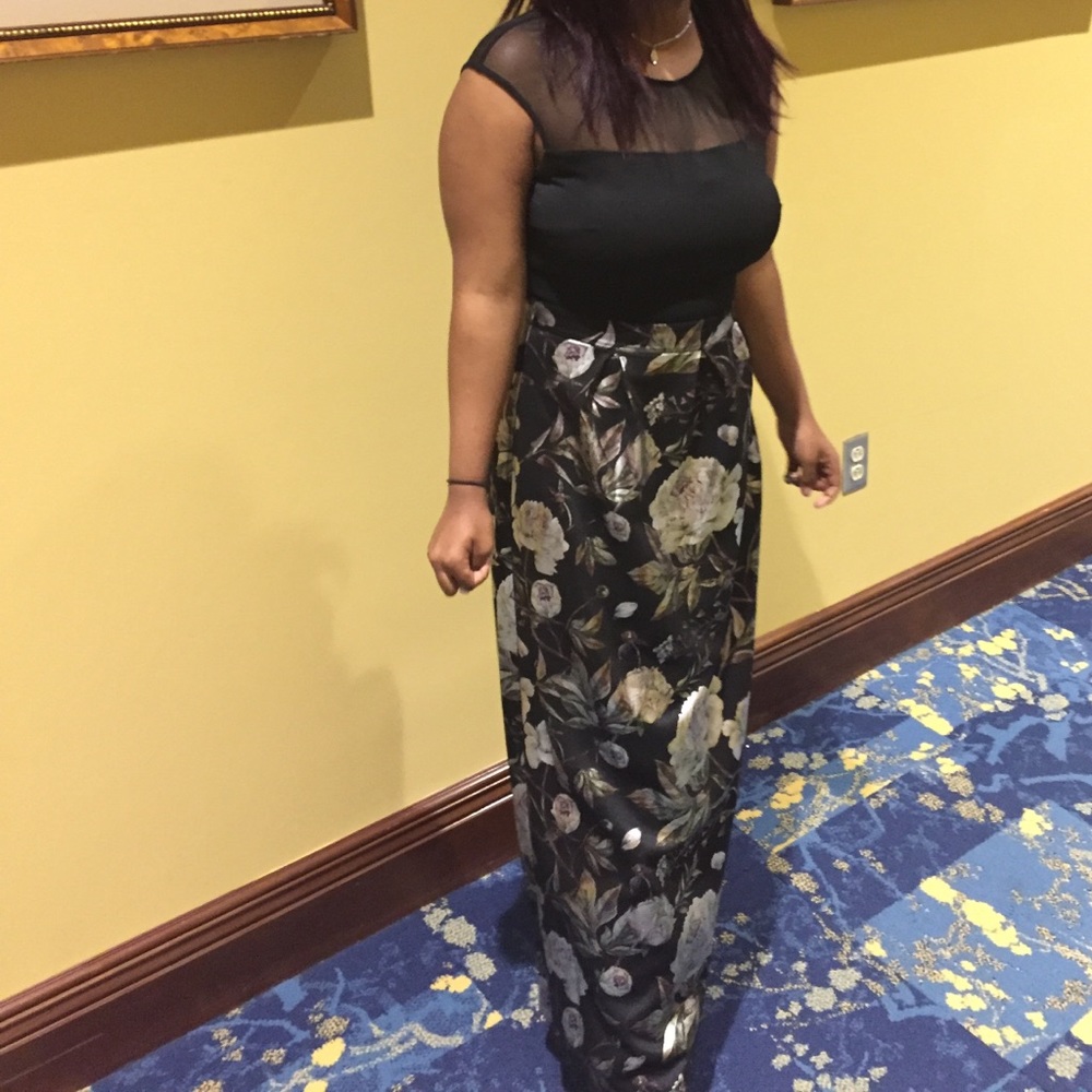 Dress - Picture 2 of 2